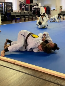 Pressure passing and limb isolation in BJJ