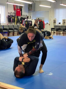2 possible reactions to grips in BJJ