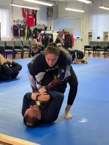 2 possible reactions to grips in BJJ